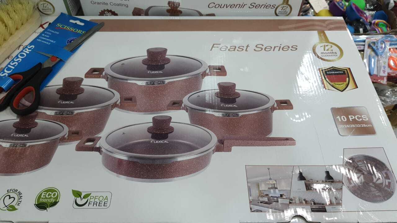 “Lexical” Cookware Set