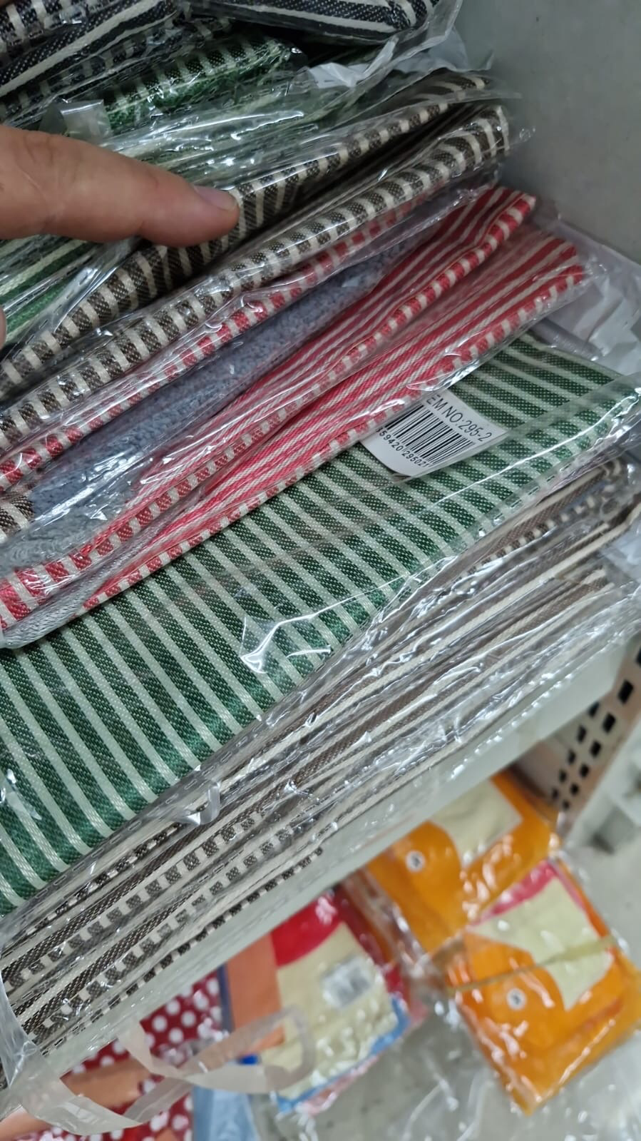 Apron W/Side Towels