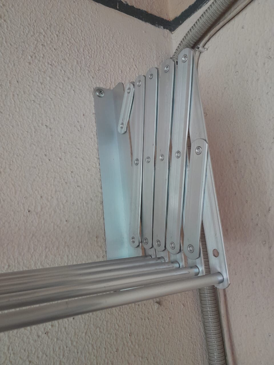 Accordion Clothesline