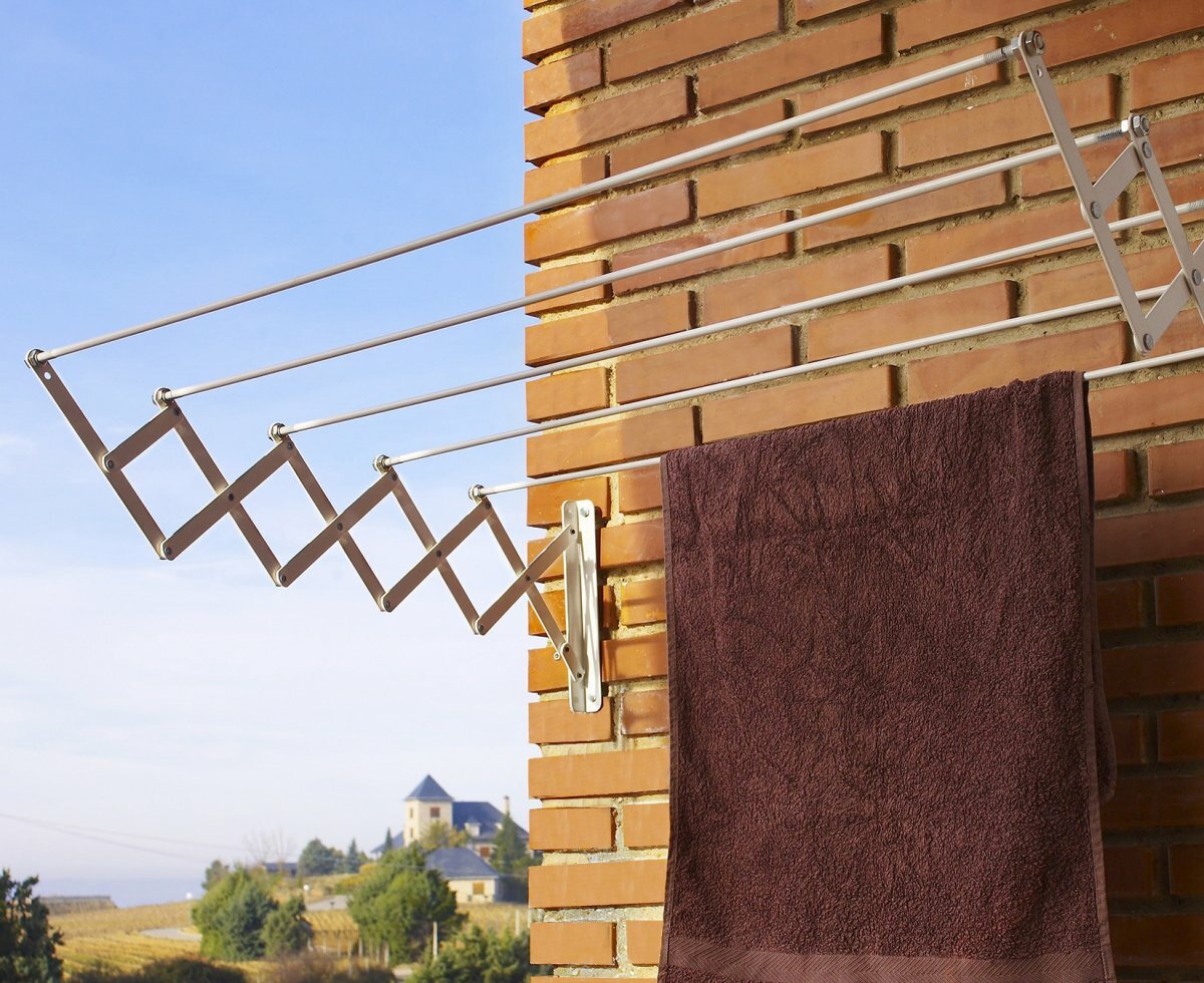 Accordion Clothesline