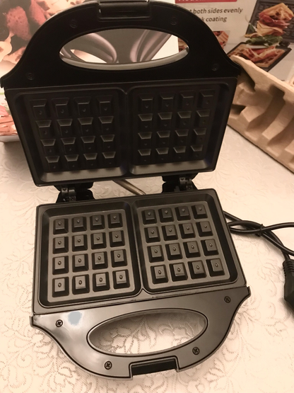 Waffle Maker (MX-1709)