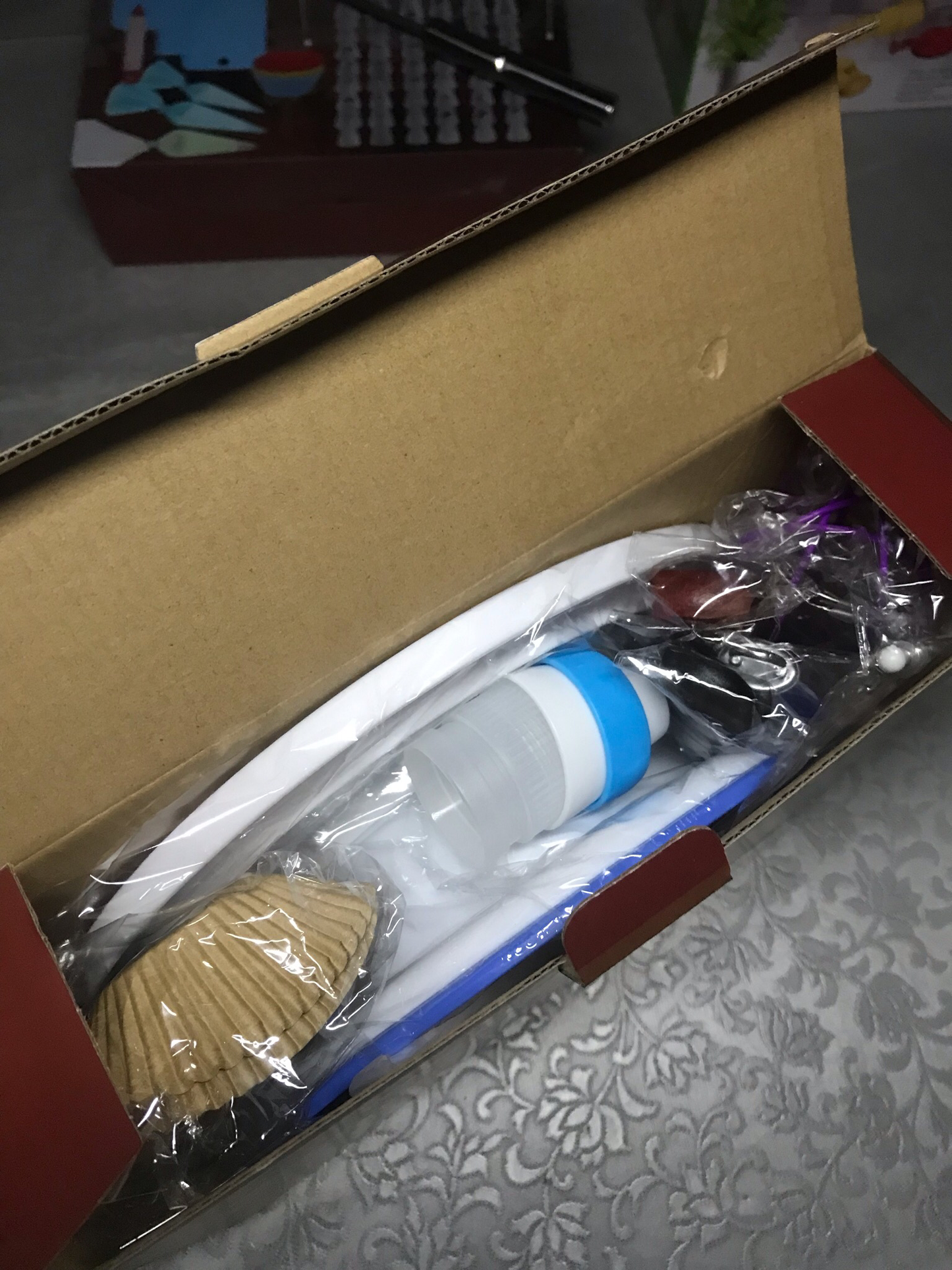 207-Pc Cake Decorating Set