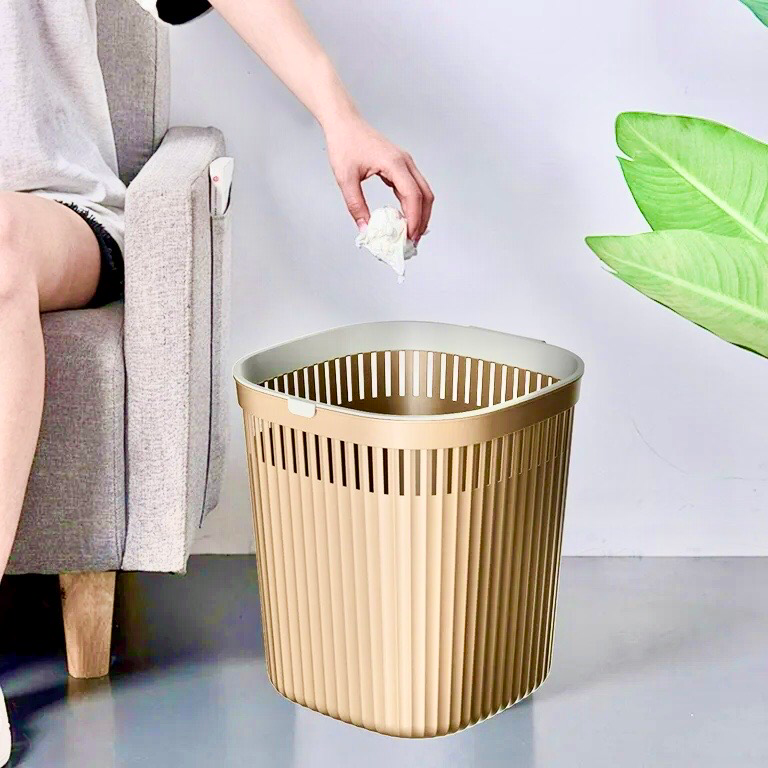 Plastic Trash Can