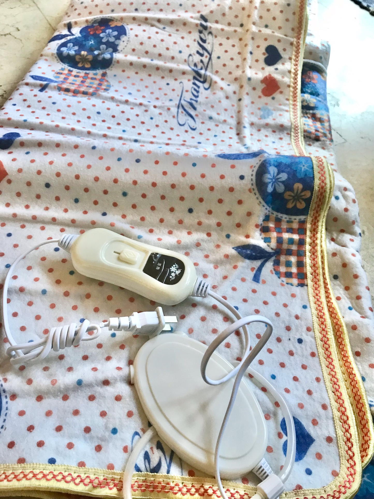 Electric Blanket (150x180cm) - Random Color