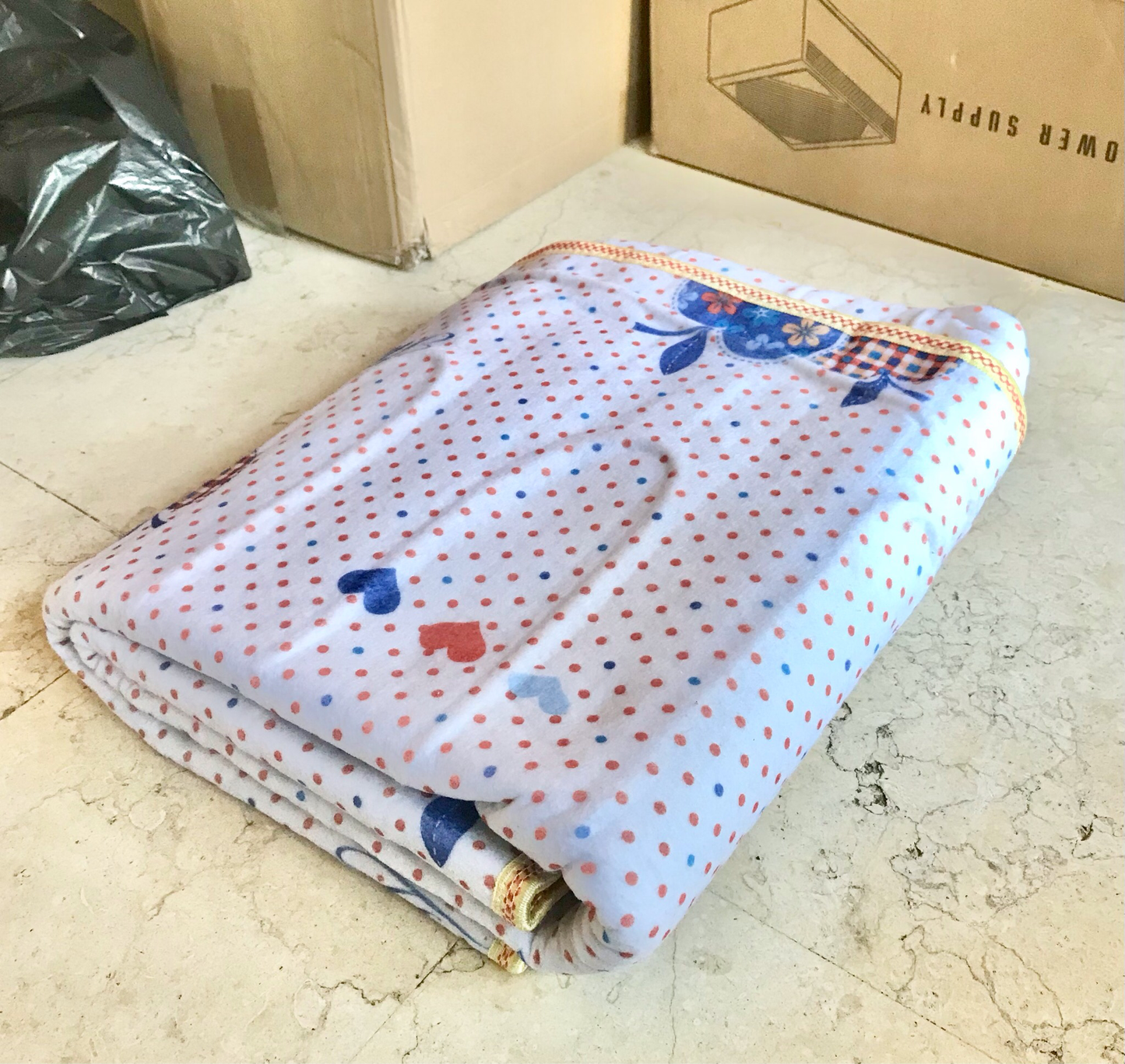 Electric Blanket (150x180cm) - Random Color