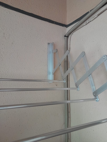 Accordion Clothesline