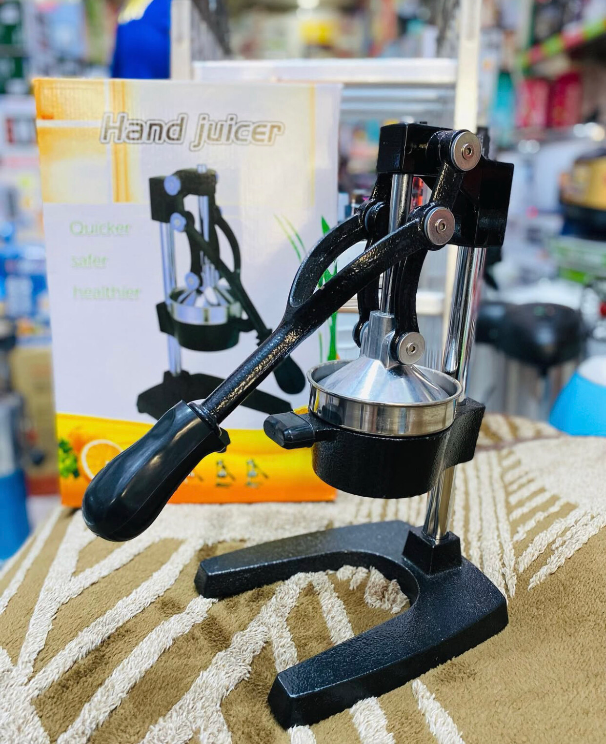 Hand-Press Juicer