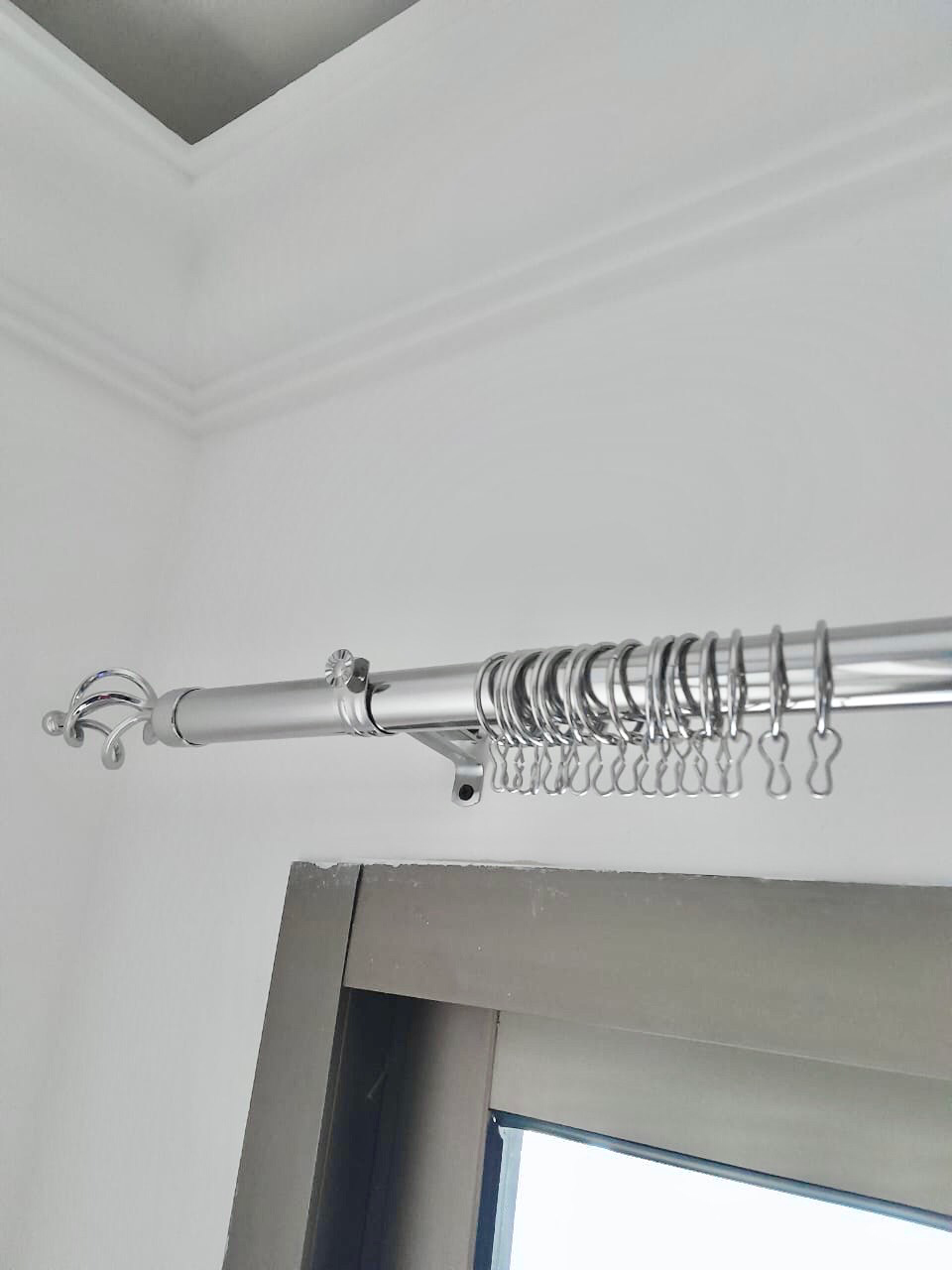 Metal Curtain Rod (170-300cm)