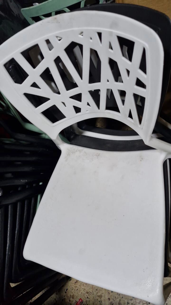 Unbreakable Canari Chair