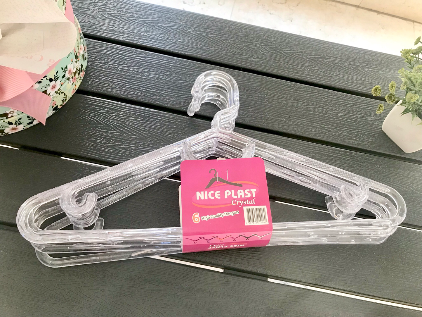 6 Transparent Hangers