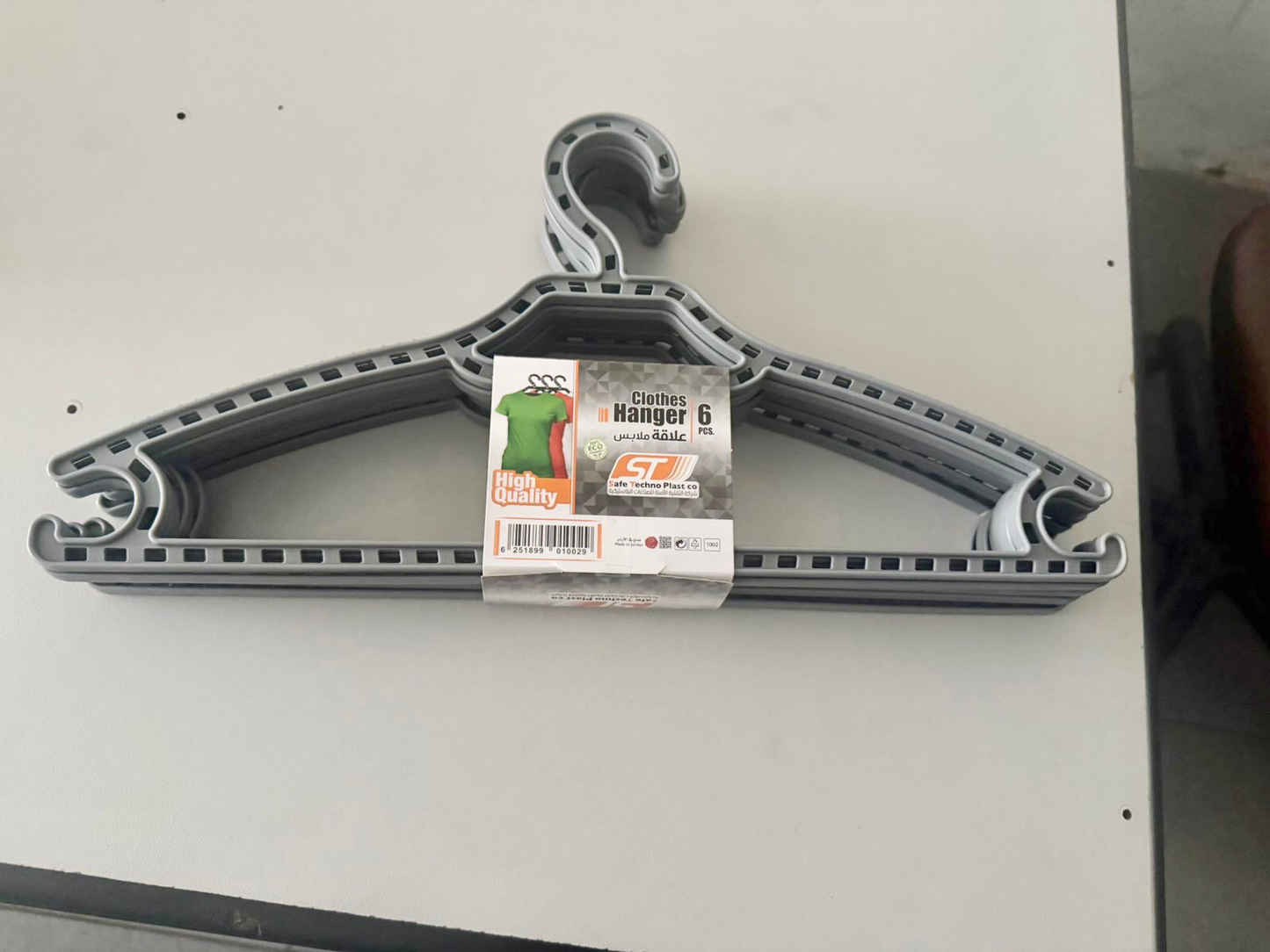 6-Pcs Hangers (ST)
