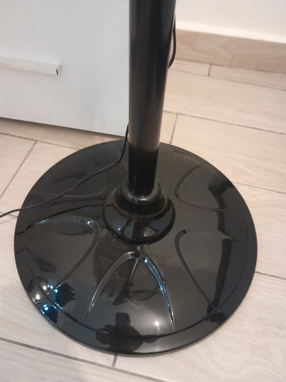 18” Stand Fan (ABH-130R)