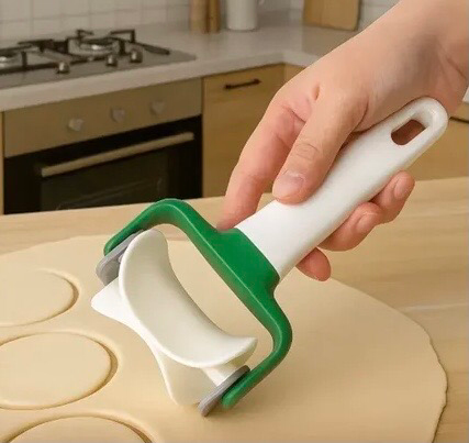 Dumpling Maker (7cm)
