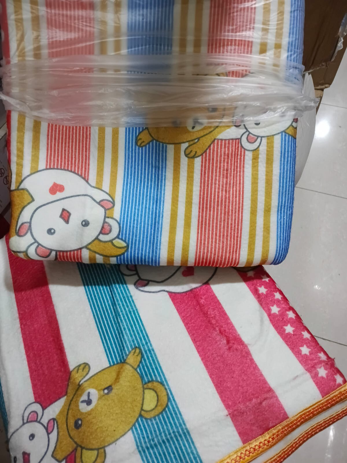 Electric Blanket (150x180cm) - Random Color