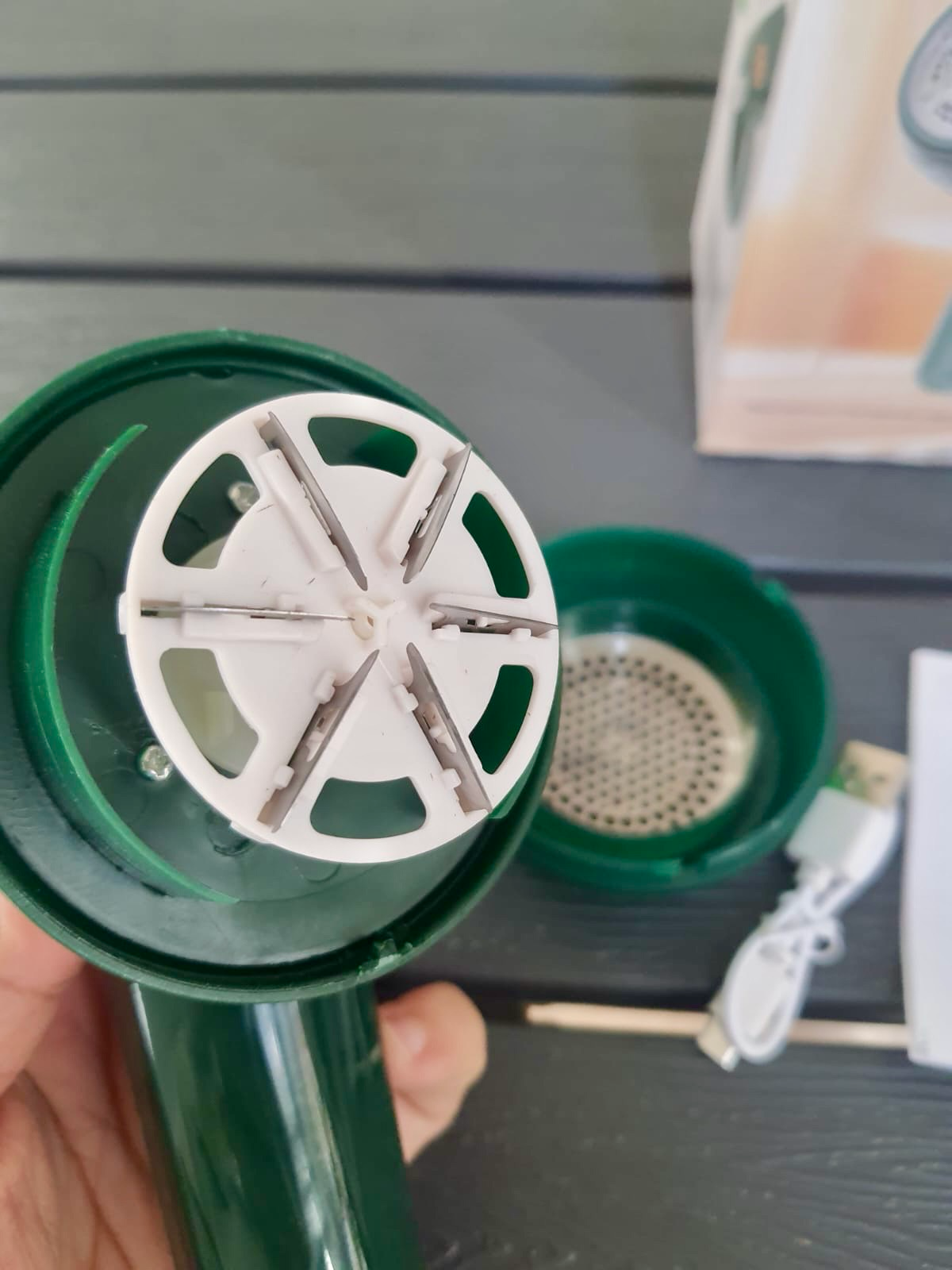 Lint Remover
