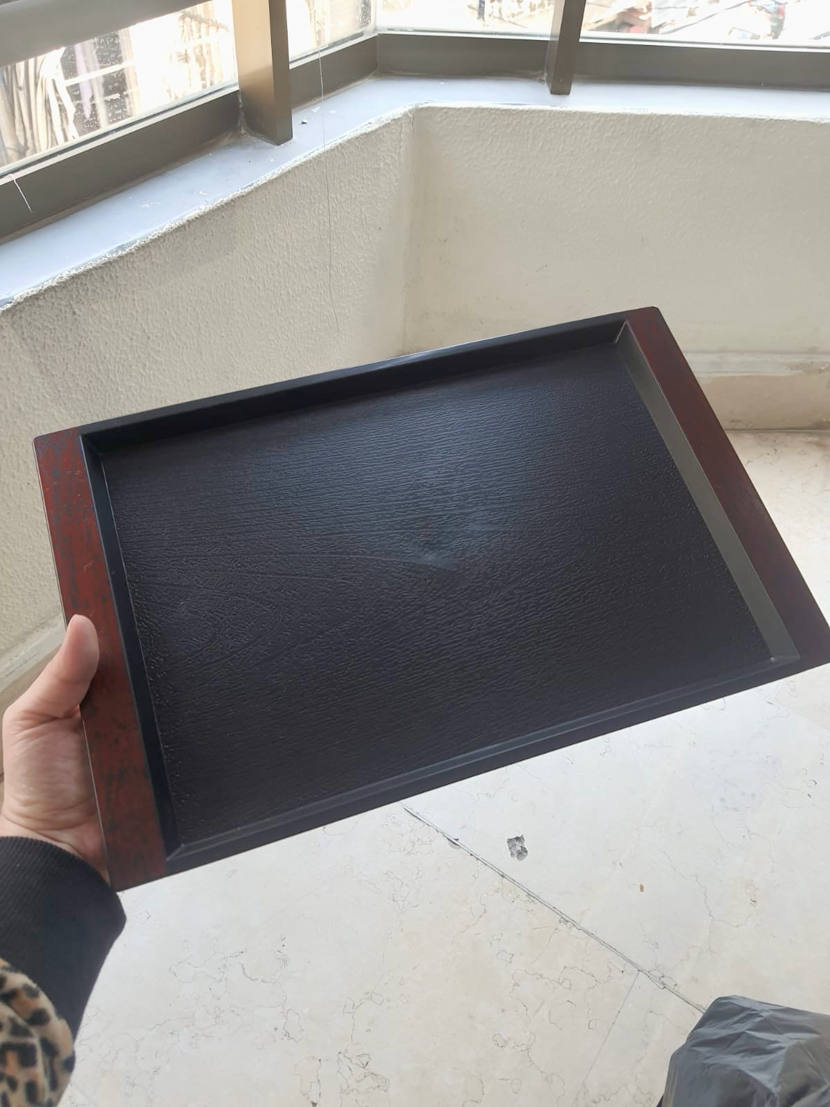 Anti-Slip Serving Tray