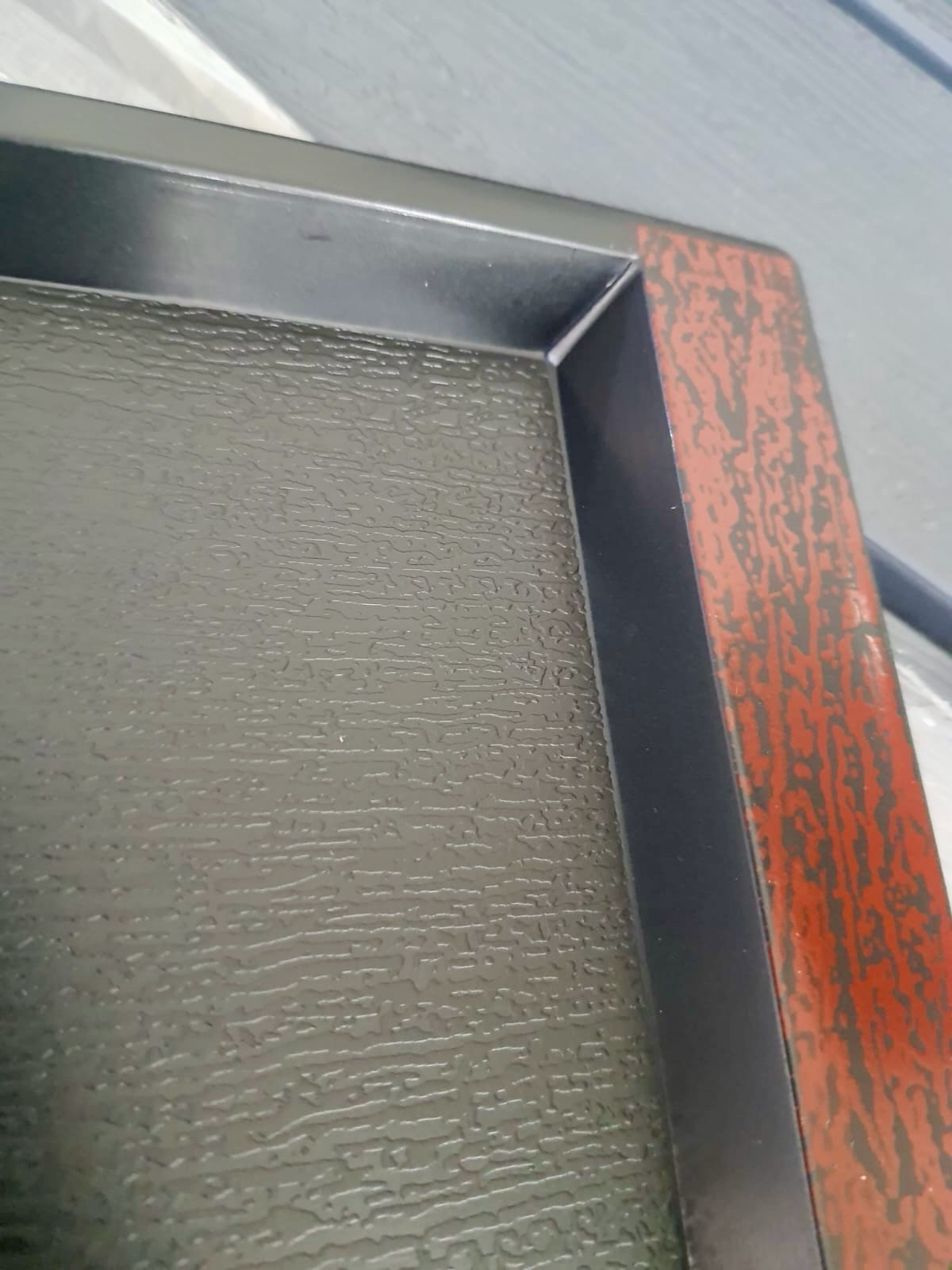 Anti-Slip Serving Tray