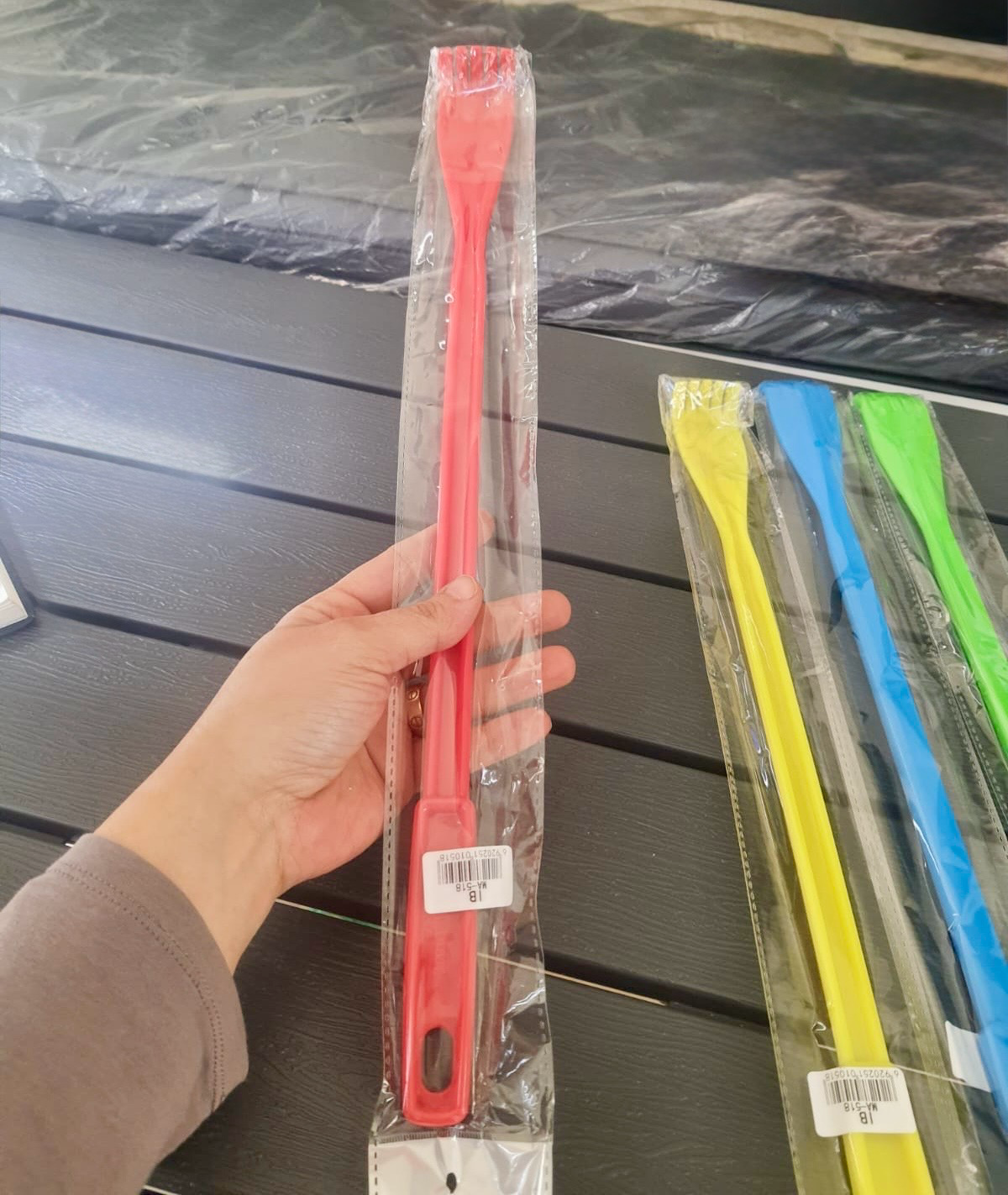 Back Scratcher (MA518)