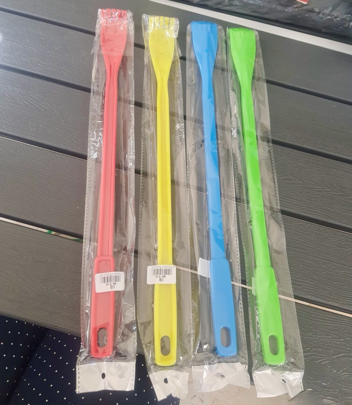 Back Scratcher (MA518)